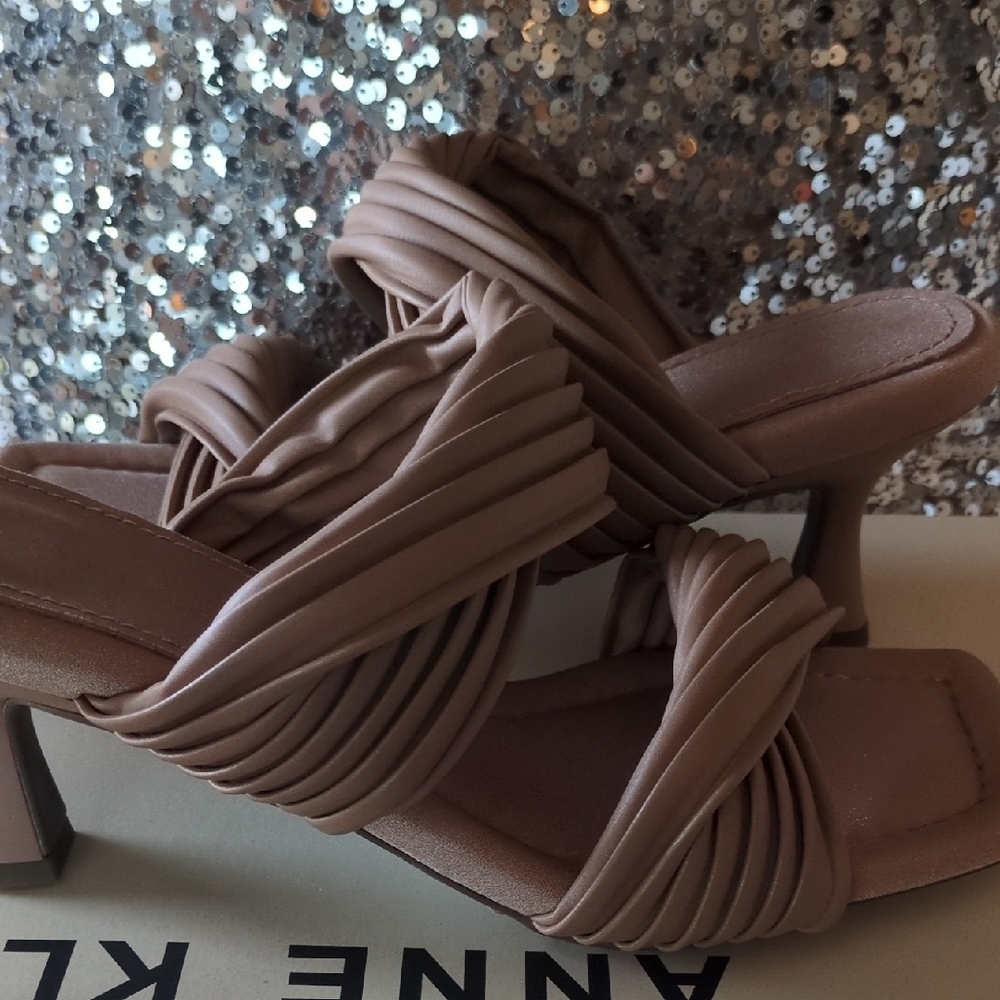 Elegant Tan Women's Heels Brand New in box